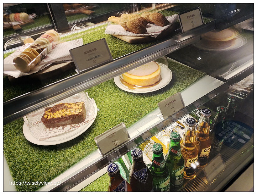 台北大安。慕軒飯店 – URBAN331：隱藏版甜點2021｜法式香緹草莓蛋糕、東方美人生乳捲附培茶生巧克力、可可生乳捲附松露巧克力，餐飲通用券更超值！
