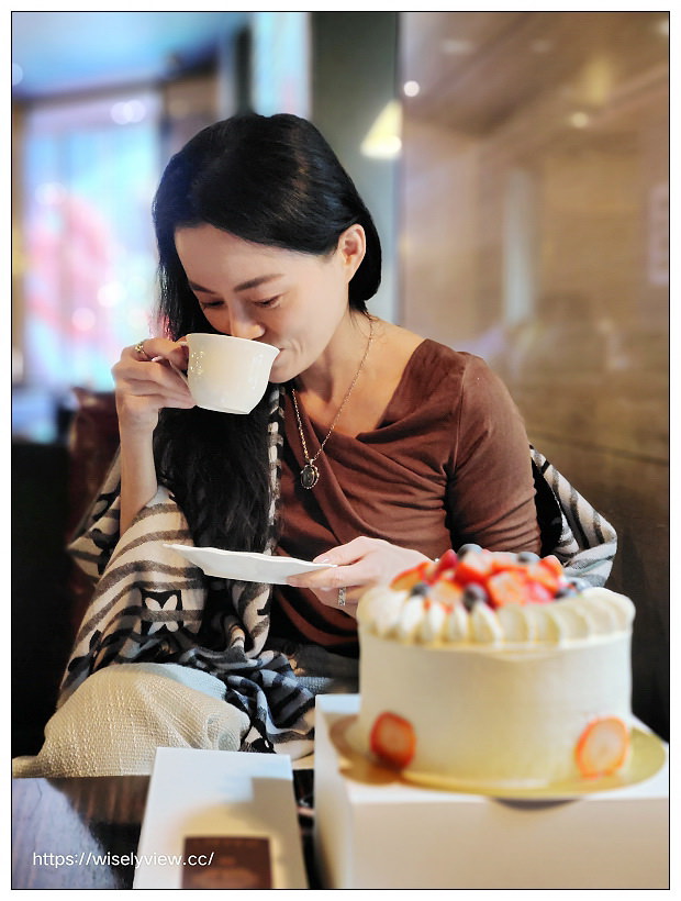 台北大安。慕軒飯店 – URBAN331：隱藏版甜點2021｜法式香緹草莓蛋糕、東方美人生乳捲附培茶生巧克力、可可生乳捲附松露巧克力，餐飲通用券更超值！