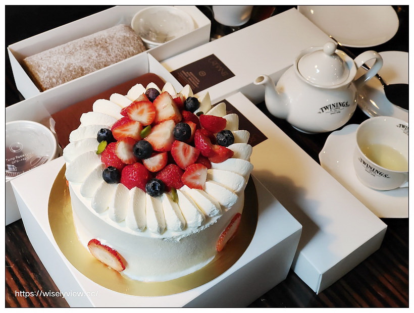 台北大安。慕軒飯店 – URBAN331：隱藏版甜點2021｜法式香緹草莓蛋糕、東方美人生乳捲附培茶生巧克力、可可生乳捲附松露巧克力，餐飲通用券更超值！