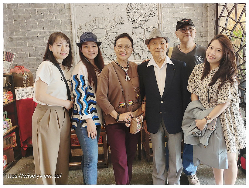 台北松山。點水樓南京店︱2021秋蟹料理：紅蟳米粉鍋、火焰櫻桃鴨二吃、金沙賽螃蟹、黑蒜蟹黃小籠湯包～捷運台北小巨蛋站美食 x 米其林必比登美食