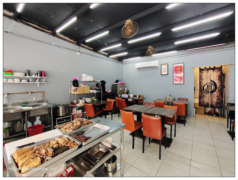 歇業。一間麵店-老士官長川味三寶牛肉麵︱不輸飯店名廚用料十足，特色滷色必點好吃～淡大牛肉麵 x 淡大美食 x 淡江美食 x 淡江大學大忠街牛肉麵