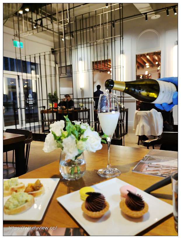 JK Studio 義法餐廳－桃園華泰店｜情侶約會打卡餐廳首選，餐點精緻豐富高質感，環境日夜皆美～華泰名品城美食 x 高鐵桃園站美食 x 青埔美食 x 桃園美食