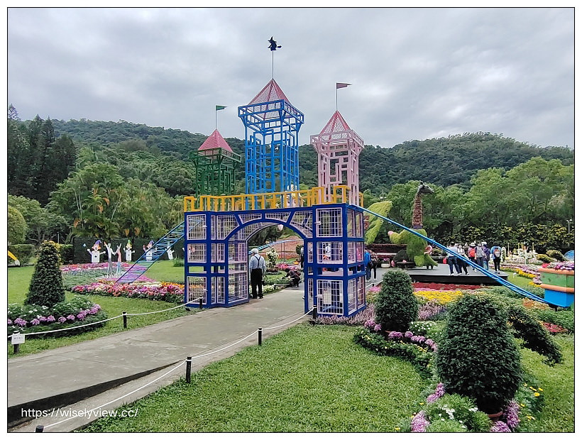 2021士林官邸菊展。菊來運轉 11/26-12/12 交通路線停車︱旋轉大立菊、巨型恐龍、笑笑羊拍照打卡資訊