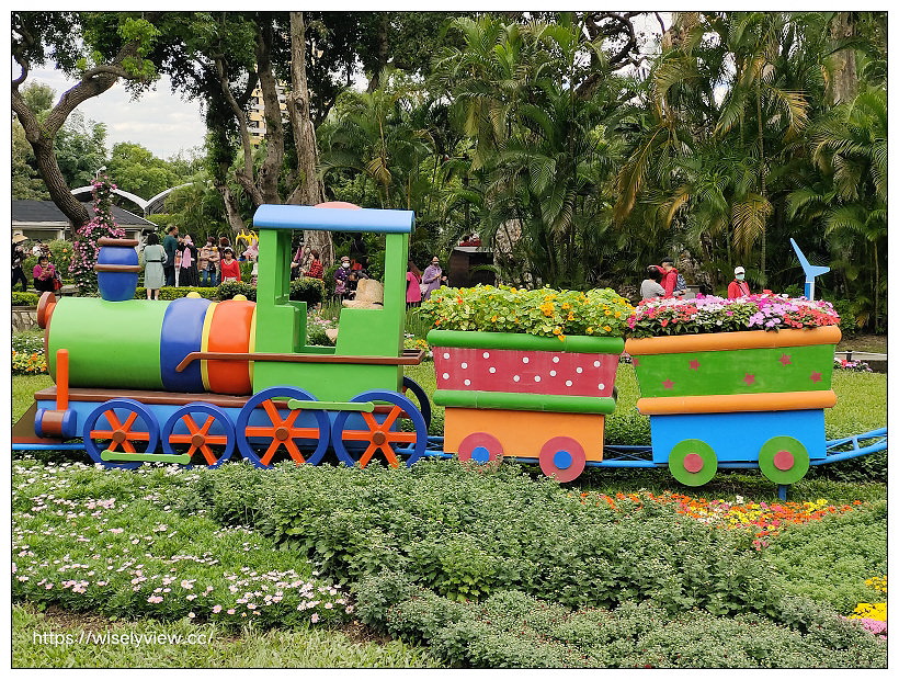 2021士林官邸菊展。菊來運轉 11/26-12/12 交通路線停車︱旋轉大立菊、巨型恐龍、笑笑羊拍照打卡資訊