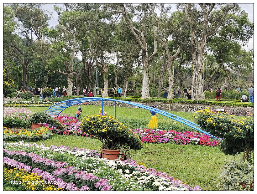 2021士林官邸菊展。菊來運轉 11/26-12/12 交通路線停車︱旋轉大立菊、巨型恐龍、笑笑羊拍照打卡資訊