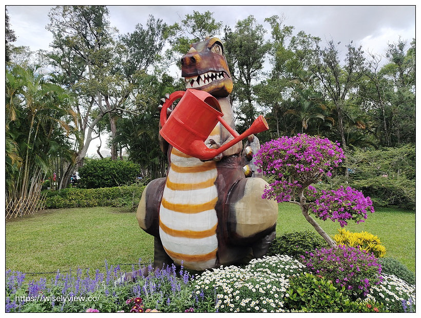 2021士林官邸菊展。菊來運轉 11/26-12/12 交通路線停車︱旋轉大立菊、巨型恐龍、笑笑羊拍照打卡資訊