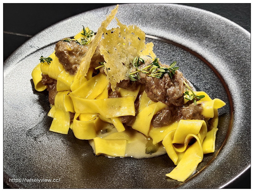 台北士林。Fumo 義大利餐廳︱正統北義風格柴燒餐酒館，盛大牛肉饗宴與燉飯義麵超驚豔！天母新光三越百貨對面～捷運芝山站美食 x 天母美食 x 士林美食