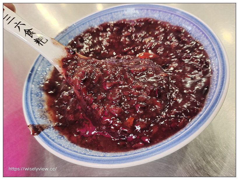 台北萬華。三六食粑(原36圓仔店)︱龍山寺旁傳統甜湯粿店，推薦招牌綜合甜湯、紫米桂圓粥和燒麻糬～捷運龍山寺站美食 x 萬華美食 x 艋舺夜市美食