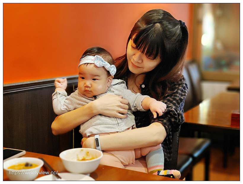 台北中正。泰味鮮泰式主題餐廳︱台大公館泰國熱炒餐廳，環境舒適菜色多，推薦椒麻雞和月亮蝦餅～捷運公館站美食 x 台大公館美食 x 自來水博物館美食