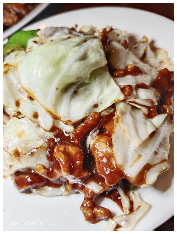 台北中正。泰味鮮泰式主題餐廳︱台大公館泰國熱炒餐廳，環境舒適菜色多，推薦椒麻雞和月亮蝦餅～捷運公館站美食 x 台大公館美食 x 自來水博物館美食