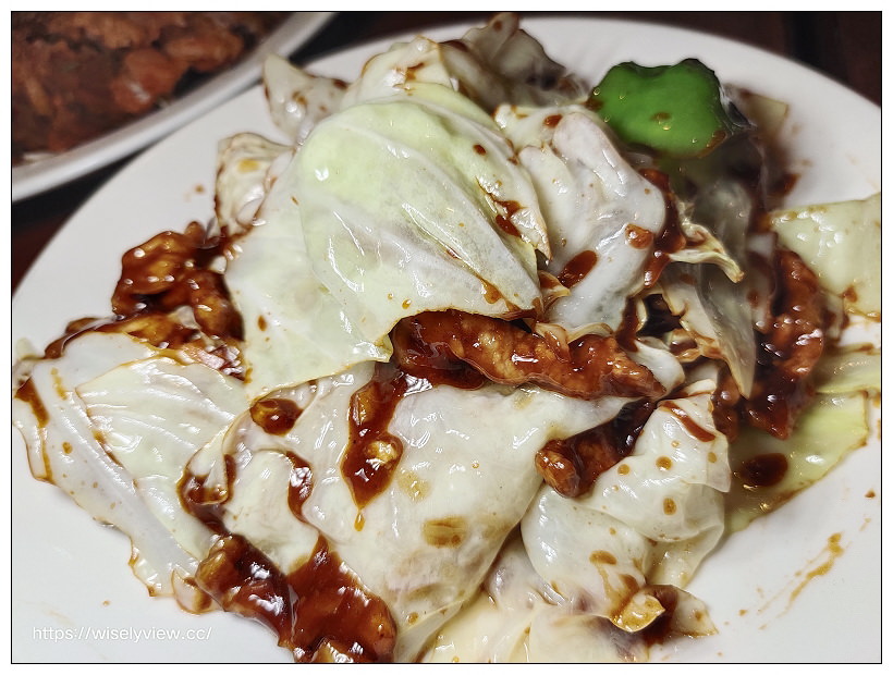 台北中正。泰味鮮泰式主題餐廳︱台大公館泰國熱炒餐廳，環境舒適菜色多，推薦椒麻雞和月亮蝦餅～捷運公館站美食 x 台大公館美食 x 自來水博物館美食