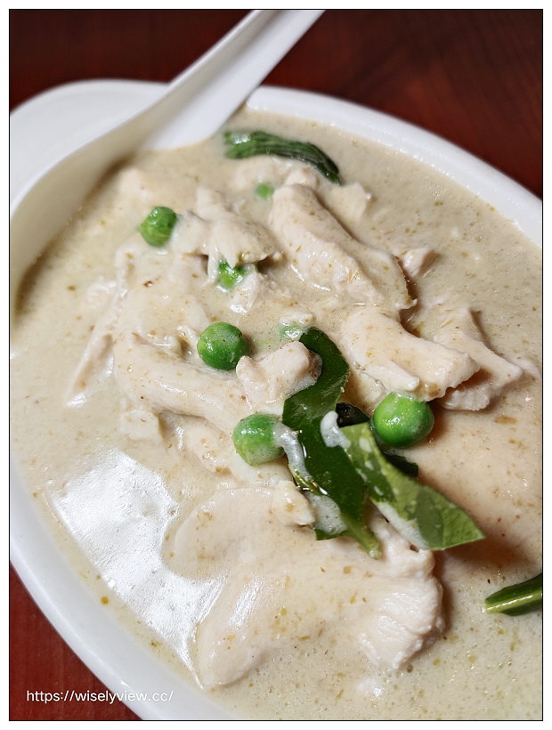 台北中正。泰味鮮泰式主題餐廳︱台大公館泰國熱炒餐廳，環境舒適菜色多，推薦椒麻雞和月亮蝦餅～捷運公館站美食 x 台大公館美食 x 自來水博物館美食