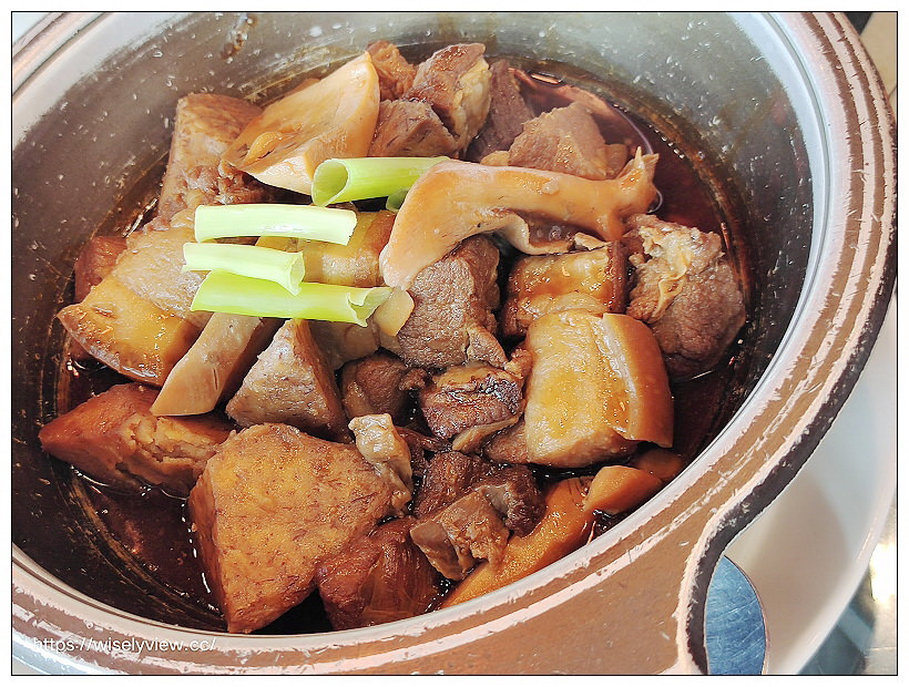 台北大安。點水樓SOGO復興店︱2021煲燒補湯冬季限定：砂鍋大魚頭or砂鍋羊肉湯四人合餐，還有大直店招牌港點五道～捷運忠孝復興站美食 x 米其林比必登