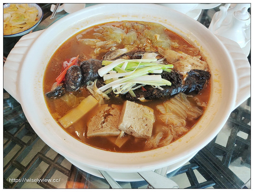 台北大安。點水樓SOGO復興店︱2021煲燒補湯冬季限定：砂鍋大魚頭or砂鍋羊肉湯四人合餐，還有大直店招牌港點五道～捷運忠孝復興站美食 x 米其林比必登