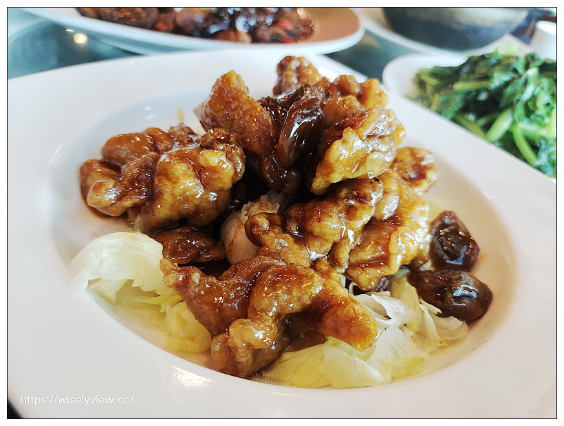 台北大安。點水樓SOGO復興店︱2021煲燒補湯冬季限定：砂鍋大魚頭or砂鍋羊肉湯四人合餐，還有大直店招牌港點五道～捷運忠孝復興站美食 x 米其林比必登