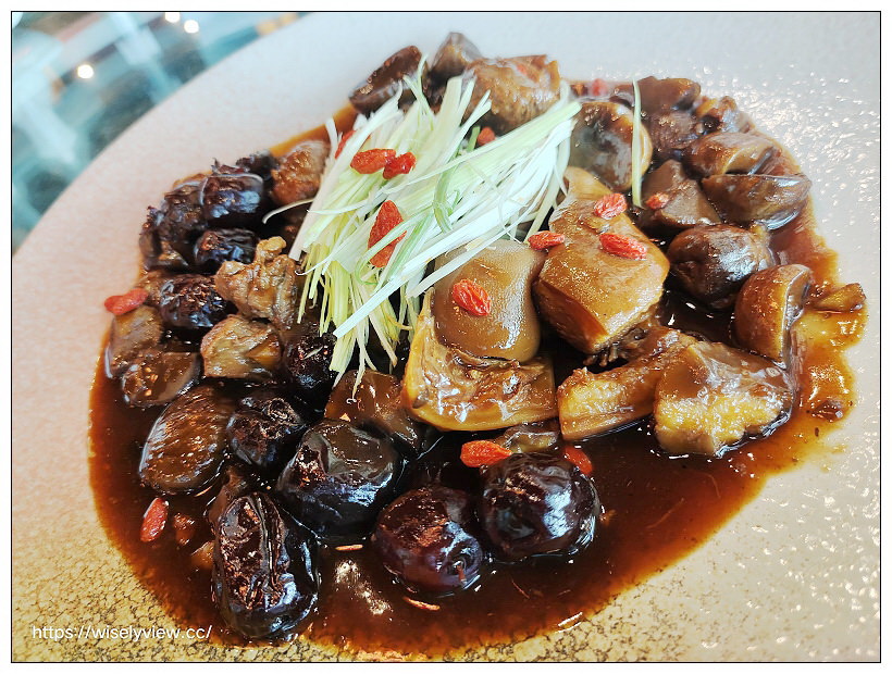 台北大安。點水樓SOGO復興店︱2021煲燒補湯冬季限定：砂鍋大魚頭or砂鍋羊肉湯四人合餐，還有大直店招牌港點五道～捷運忠孝復興站美食 x 米其林比必登