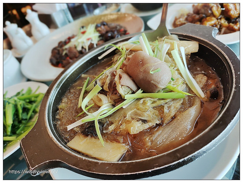 台北大安。點水樓SOGO復興店︱2021煲燒補湯冬季限定：砂鍋大魚頭or砂鍋羊肉湯四人合餐，還有大直店招牌港點五道～捷運忠孝復興站美食 x 米其林比必登