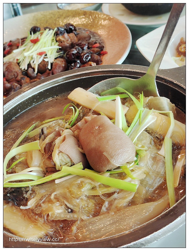 台北大安。點水樓SOGO復興店︱2021煲燒補湯冬季限定：砂鍋大魚頭or砂鍋羊肉湯四人合餐，還有大直店招牌港點五道～捷運忠孝復興站美食 x 米其林比必登