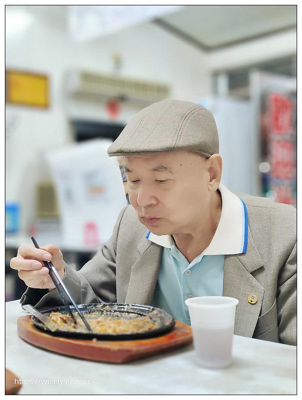 宜蘭礁溪。哥爸妻夫牛排館︱在地30年好停車,平價排餐、牛肉麵與炒飯~礁溪牛排 x 龍潭湖美食 宜蘭礁溪。哥爸妻夫牛排館︱在地30年好停車,平價排餐、牛肉麵與炒飯~礁溪牛排 x 龍潭湖美食