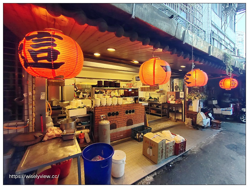 這一家麵店︱興德市場米粉湯黑白切，特推滷鍋大腸頭︱捷運萬芳醫院站