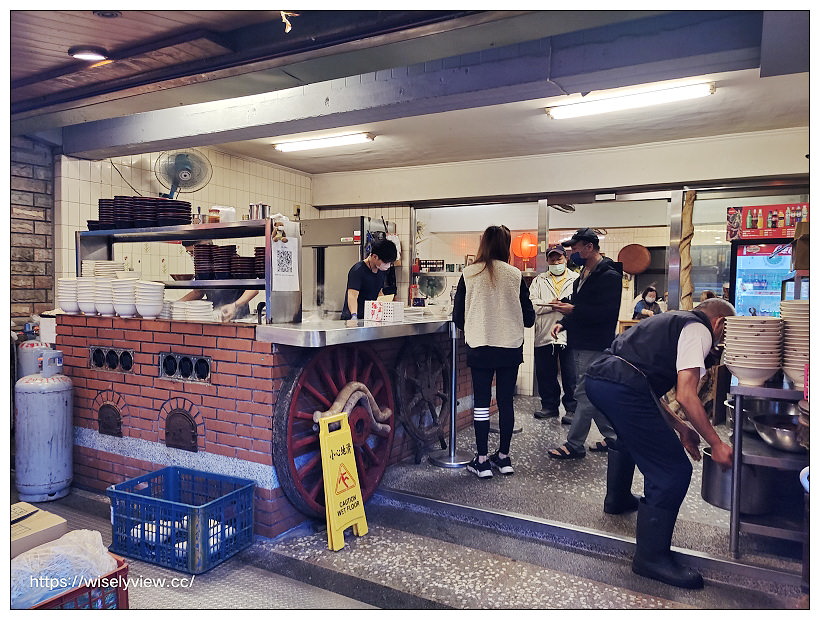 這一家麵店︱興德市場米粉湯黑白切，特推滷鍋大腸頭︱捷運萬芳醫院站