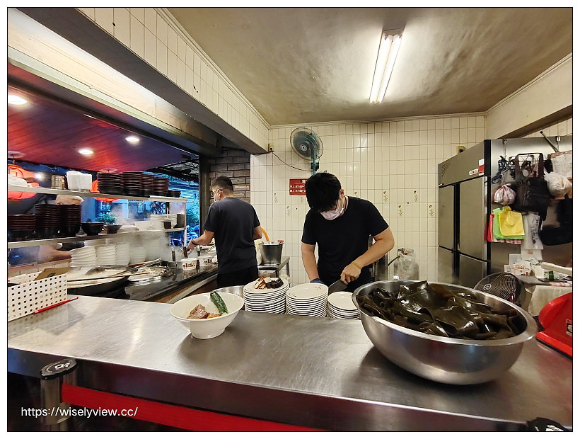 這一家麵店︱興德市場米粉湯黑白切，特推滷鍋大腸頭︱捷運萬芳醫院站