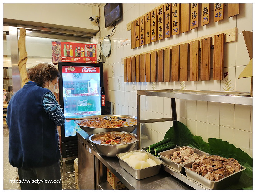 這一家麵店︱興德市場米粉湯黑白切，特推滷鍋大腸頭︱捷運萬芳醫院站