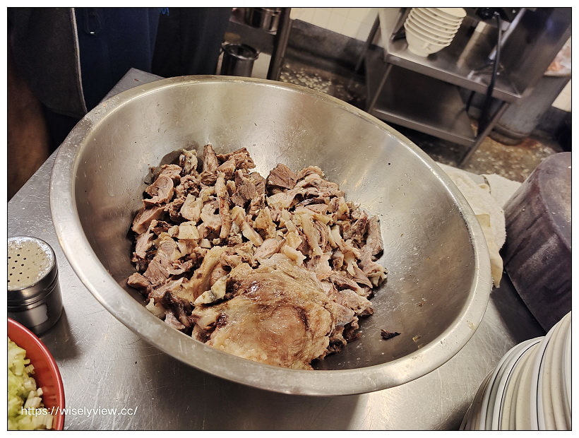 這一家麵店︱興德市場米粉湯黑白切，特推滷鍋大腸頭︱捷運萬芳醫院站