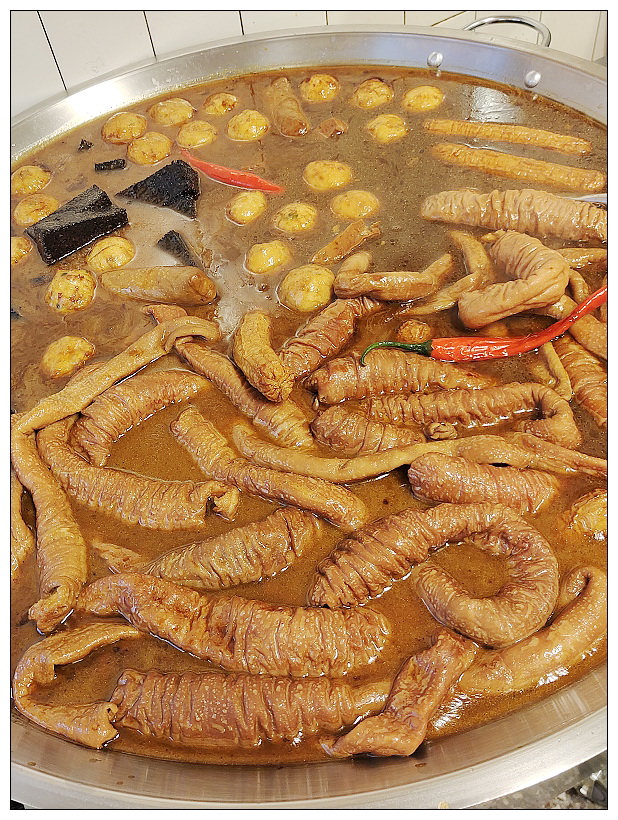 這一家麵店︱興德市場米粉湯黑白切，特推滷鍋大腸頭︱捷運萬芳醫院站