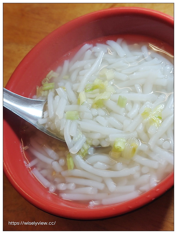 這一家麵店︱興德市場米粉湯黑白切，特推滷鍋大腸頭︱捷運萬芳醫院站