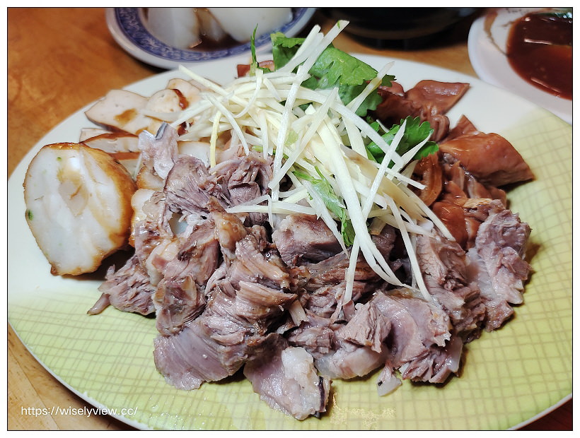 這一家麵店︱興德市場米粉湯黑白切，特推滷鍋大腸頭︱捷運萬芳醫院站