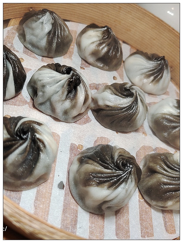 台北大安。點水樓SOGO復興店︱2021煲燒補湯(冬季限定)：砂鍋火烔雞六人合餐 + 特製手工大壽桃，W爸79歲慶生聚餐～捷運忠孝復興站美食 x 米其林必比登