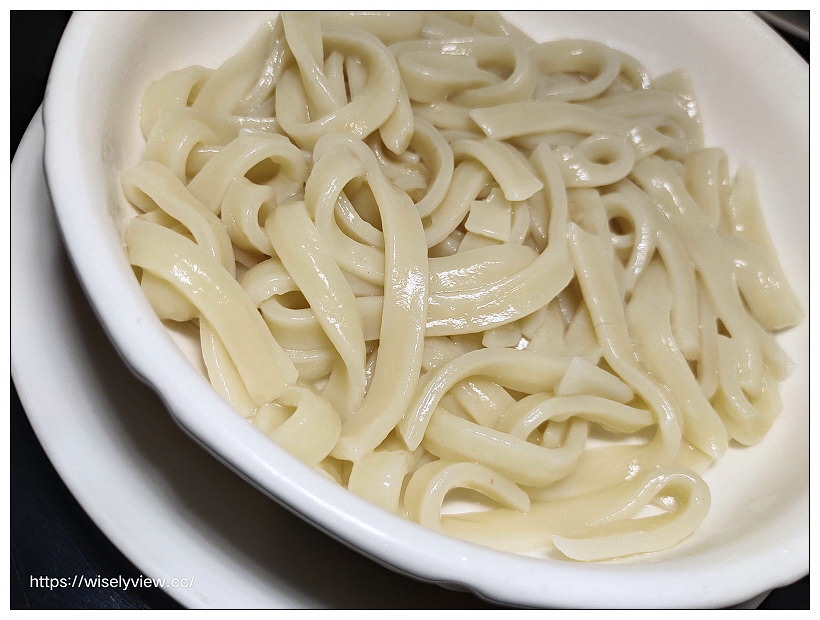 台北大安。點水樓SOGO復興店︱2021煲燒補湯(冬季限定)：砂鍋火烔雞六人合餐 + 特製手工大壽桃，W爸79歲慶生聚餐～捷運忠孝復興站美食 x 米其林必比登