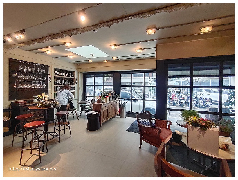 台北大安。pm wine to chill︱生活中，找到隨意放鬆自在的角落～葡萄酒專賣店且外帶享優惠，每個月固定舉辦多主題課程，還有活動包場與租借服務