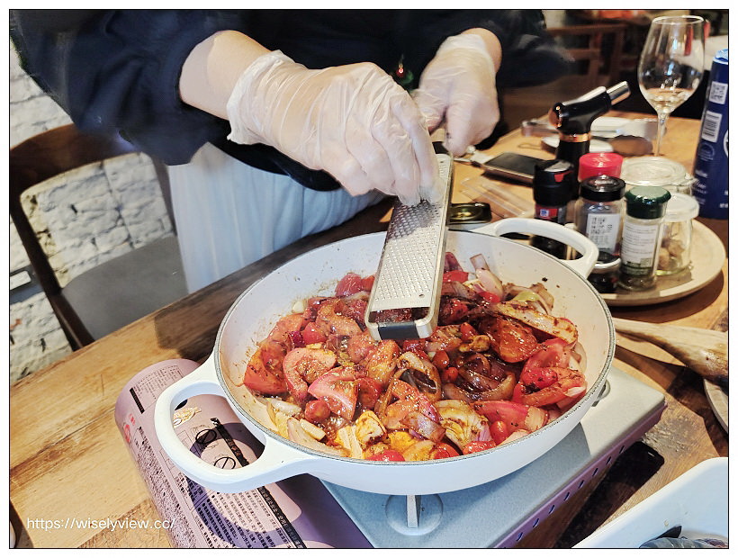 台北大安。pm wine to chill︱生活中，找到隨意放鬆自在的角落～葡萄酒專賣店且外帶享優惠，每個月固定舉辦多主題課程，還有活動包場與租借服務