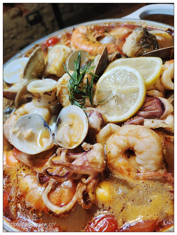 台北大安。pm wine to chill︱生活中，找到隨意放鬆自在的角落～葡萄酒專賣店且外帶享優惠，每個月固定舉辦多主題課程，還有活動包場與租借服務