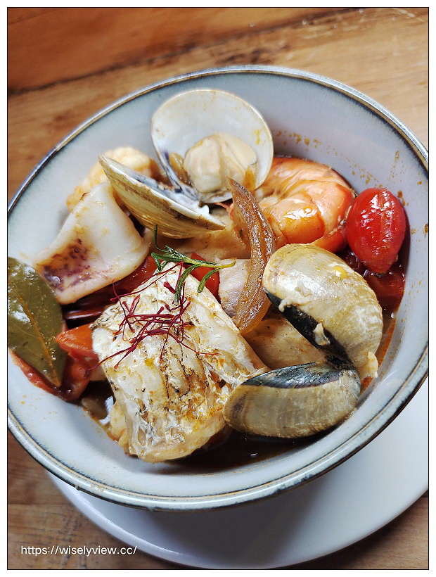 台北大安。pm wine to chill︱生活中，找到隨意放鬆自在的角落～葡萄酒專賣店且外帶享優惠，每個月固定舉辦多主題課程，還有活動包場與租借服務