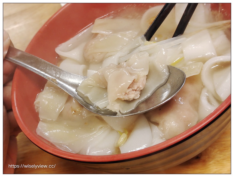 這一家麵店︱興德市場米粉湯黑白切，特推滷鍋大腸頭︱捷運萬芳醫院站