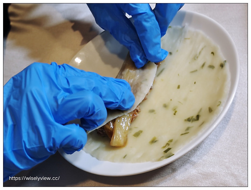 台北中正。點水樓懷寧店︱金蔥燜玉排、剝皮辣椒長年烏骨雞湯、桂花糖藕，還有限定推出的蔥仔花料理～捷運台大醫院站美食 x 228公園美食 x 米其林美食