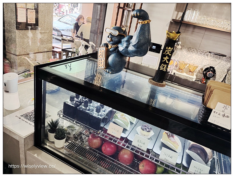 台北中正。J&J CAFE︱咖啡早午餐，肉桂捲好吃～捷運西門站美食 x 衡陽路美食 x 重慶南路美食 x 228公園美食 x 總統府美食 x 西門町美食 x 中山堂美食