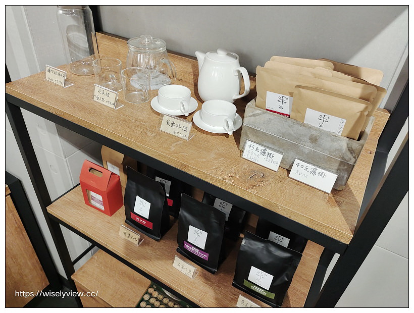 台北中正。J&J CAFE︱咖啡早午餐，肉桂捲好吃～捷運西門站美食 x 衡陽路美食 x 重慶南路美食 x 228公園美食 x 總統府美食 x 西門町美食 x 中山堂美食