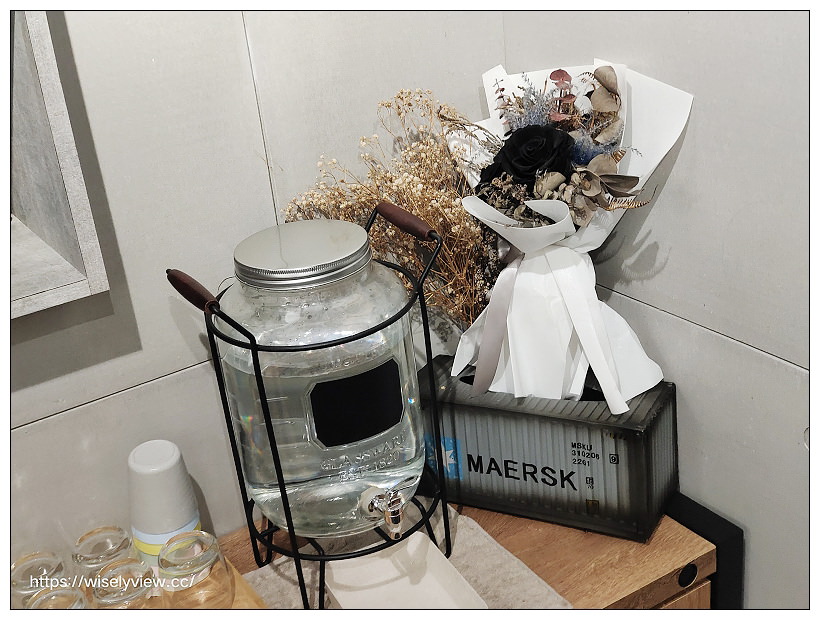 台北中正。J&J CAFE︱咖啡早午餐，肉桂捲好吃～捷運西門站美食 x 衡陽路美食 x 重慶南路美食 x 228公園美食 x 總統府美食 x 西門町美食 x 中山堂美食