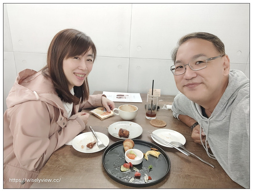 台北中正。J&J CAFE︱咖啡早午餐，肉桂捲好吃～捷運西門站美食 x 衡陽路美食 x 重慶南路美食 x 228公園美食 x 總統府美食 x 西門町美食 x 中山堂美食