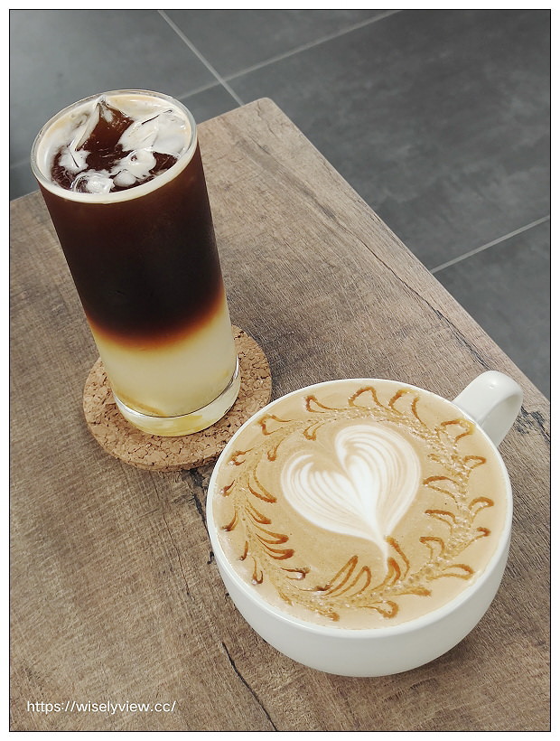 台北中正。J&J CAFE︱咖啡早午餐，肉桂捲好吃～捷運西門站美食 x 衡陽路美食 x 重慶南路美食 x 228公園美食 x 總統府美食 x 西門町美食 x 中山堂美食