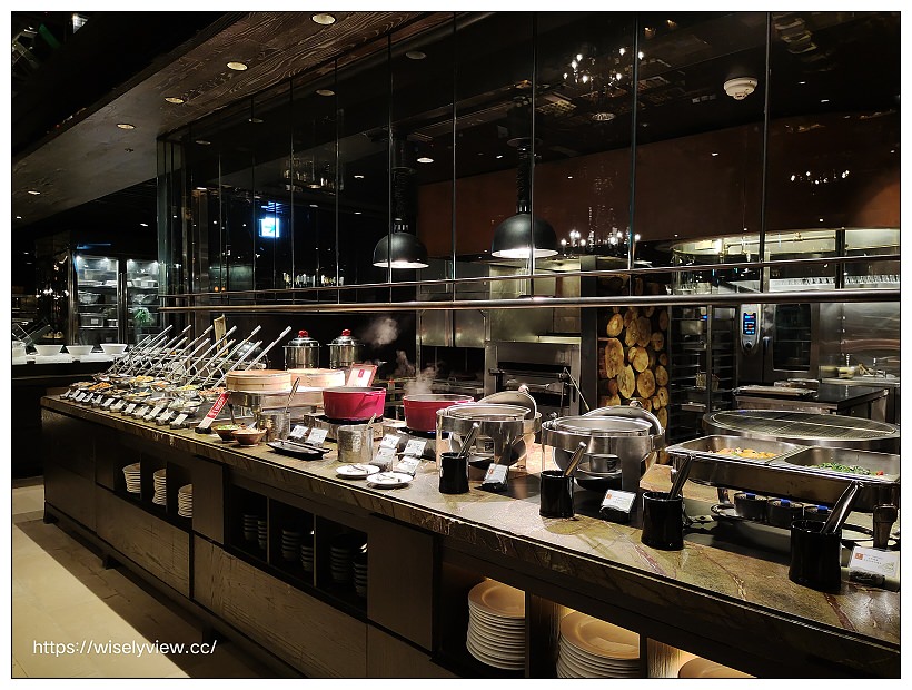 台北中正。君品酒店 Palais de Chine Hotel︱「文藝住房 查理五世總統套房導覽」一泊二食住宿專案，免費享用早晚餐，還有高質感套房與專人典故介紹