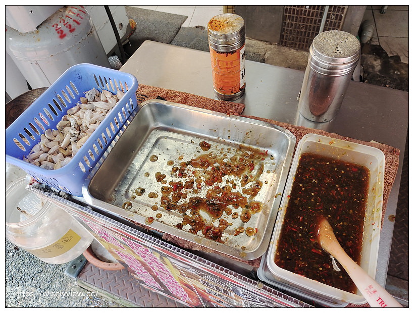 烏來老街美食。山地美食屋︱百元價格服務親切山產野菜種類多,必嚐魚蝦雙拼、珠蔥煎蛋與馬告雞湯 烏來老街美食。山地美食屋︱百元價格服務親切山產野菜種類多,必嚐魚蝦雙拼、珠蔥煎蛋與馬告雞湯
