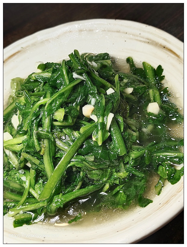 烏來老街美食。山地美食屋︱百元價格服務親切山產野菜種類多,必嚐魚蝦雙拼、珠蔥煎蛋與馬告雞湯 烏來老街美食。山地美食屋︱百元價格服務親切山產野菜種類多,必嚐魚蝦雙拼、珠蔥煎蛋與馬告雞湯