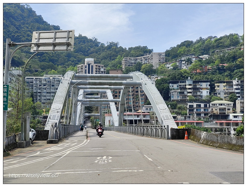 新北新店。越式美食館（阿芳越南小吃店）︱魚露雞翅、紅燒牛肉河粉與便當炒飯～烏來美食 x 屈尺美食 x 廣興濕地美食 x 新店美食，兼營船釣海鷹88號