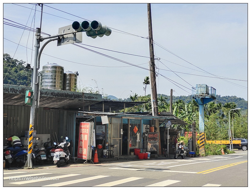 新北新店。越式美食館（阿芳越南小吃店）︱魚露雞翅、紅燒牛肉河粉與便當炒飯～烏來美食 x 屈尺美食 x 廣興濕地美食 x 新店美食，兼營船釣海鷹88號