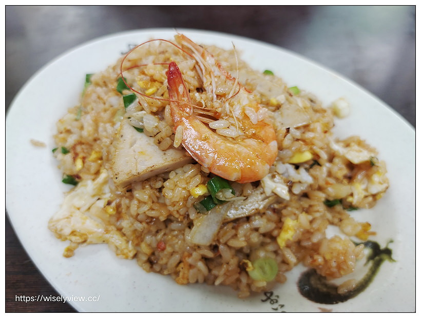 新北新店。越式美食館（阿芳越南小吃店）︱魚露雞翅、紅燒牛肉河粉與便當炒飯～烏來美食 x 屈尺美食 x 廣興濕地美食 x 新店美食，兼營船釣海鷹88號